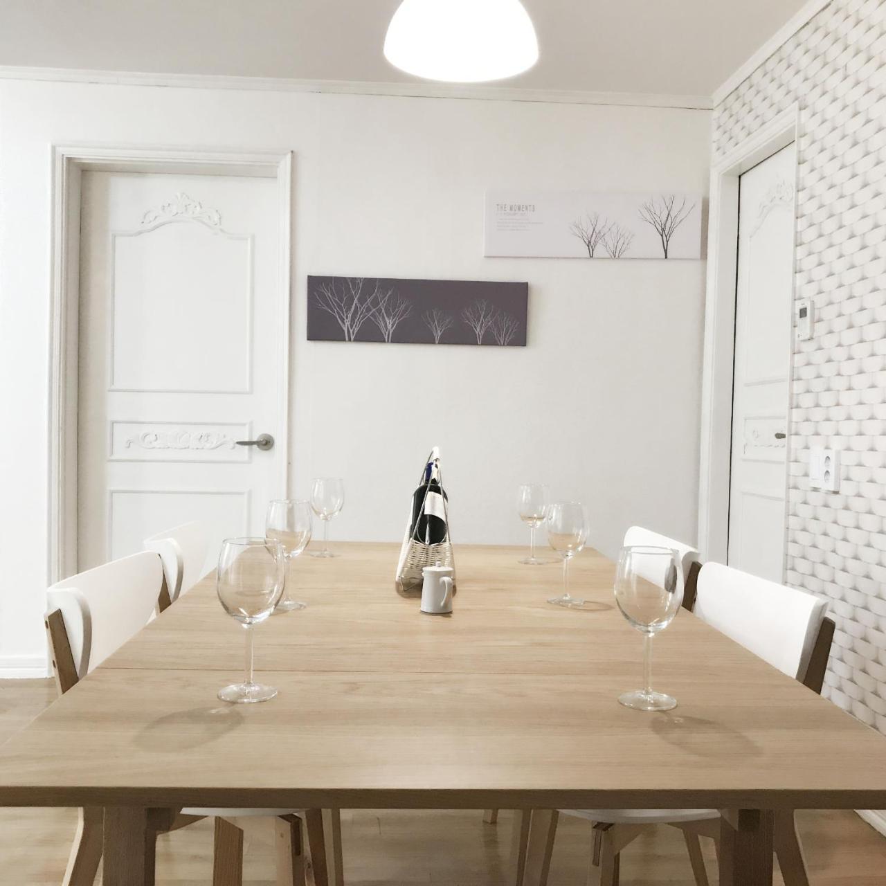 Hongdae Zoe Three Room House Сеул Экстерьер фото