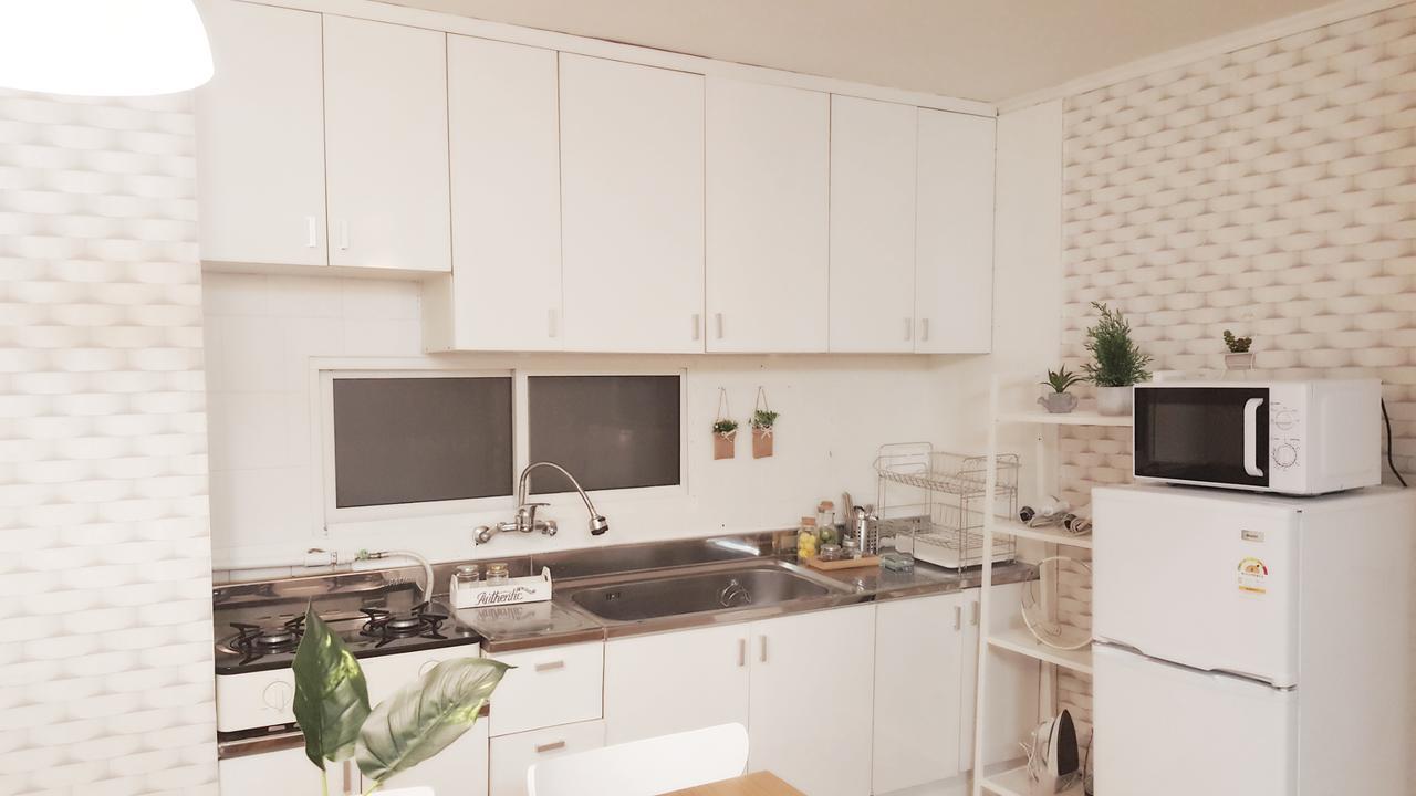 Hongdae Zoe Three Room House Сеул Экстерьер фото