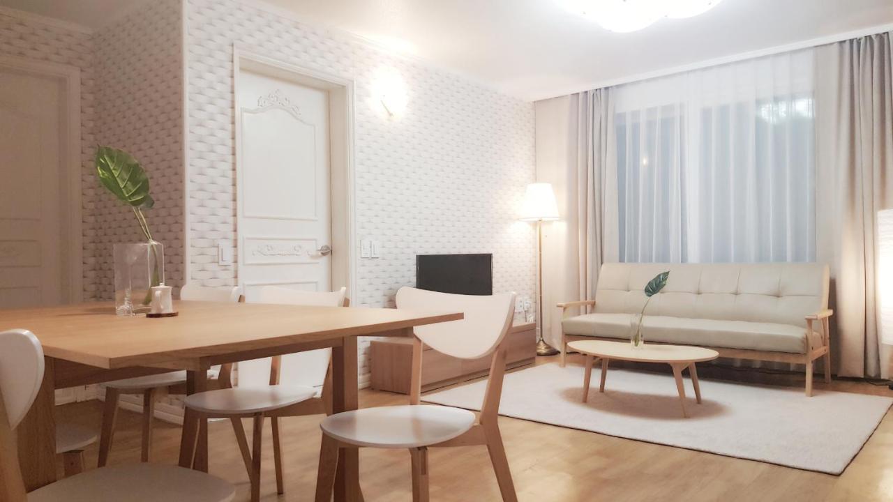 Hongdae Zoe Three Room House Сеул Экстерьер фото